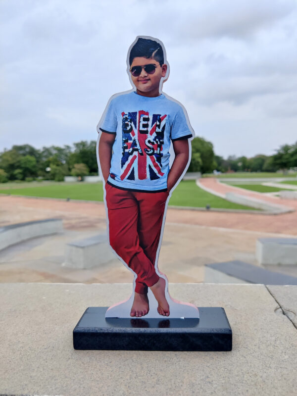 Cutesy Solo Photo Cutout - Image 5
