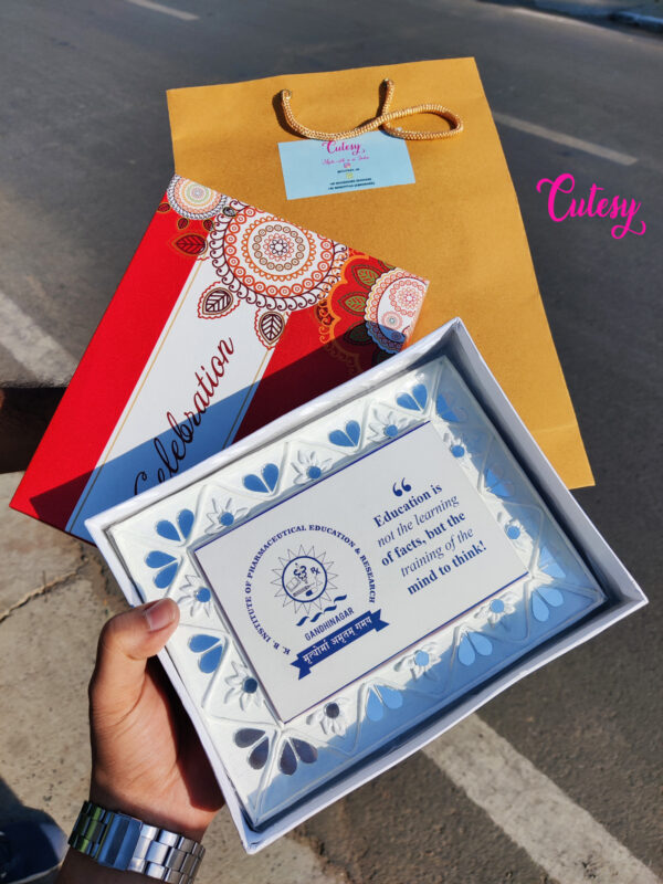 Cutesy Lippan Art Momento - Image 3