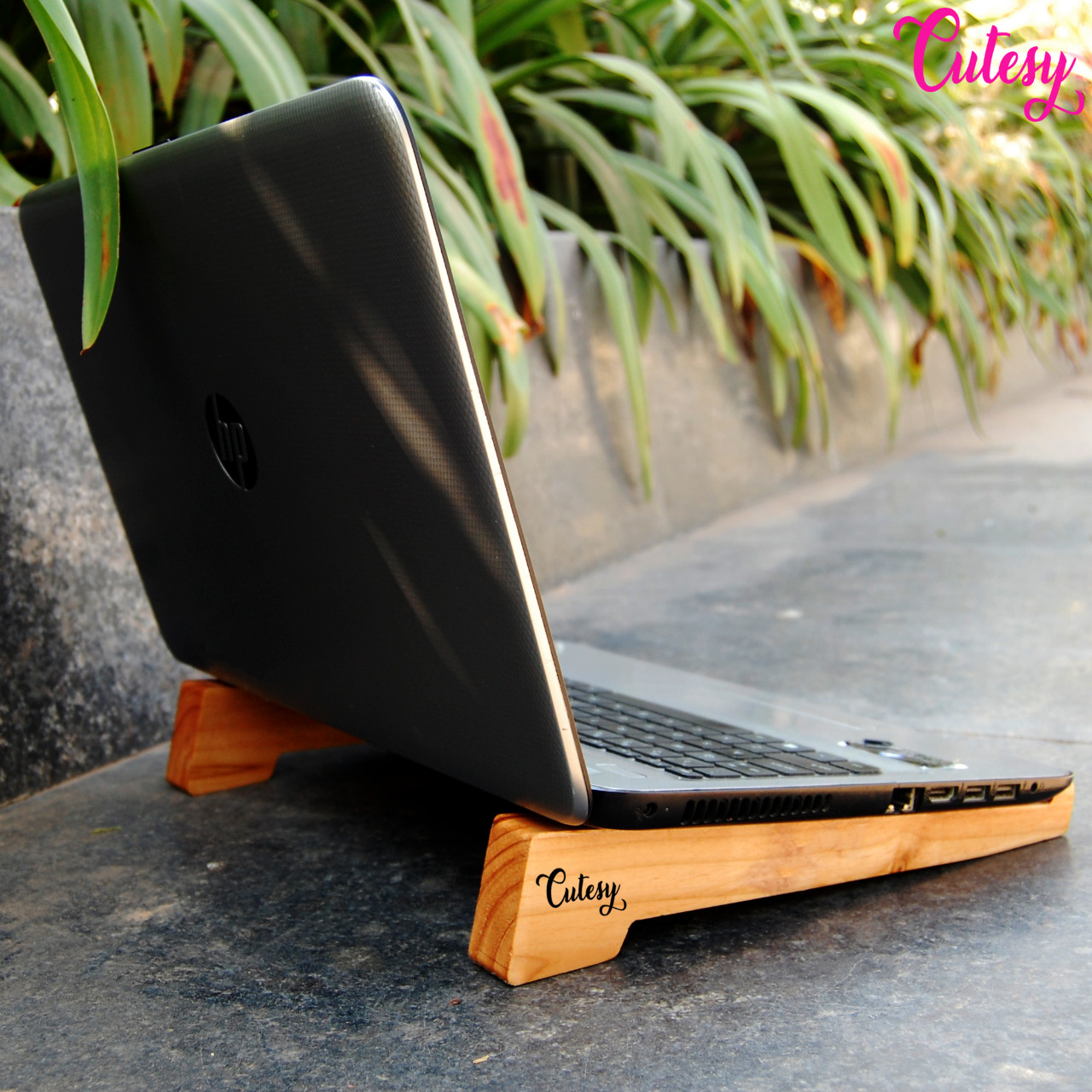 Wooden_Laptop_Stand